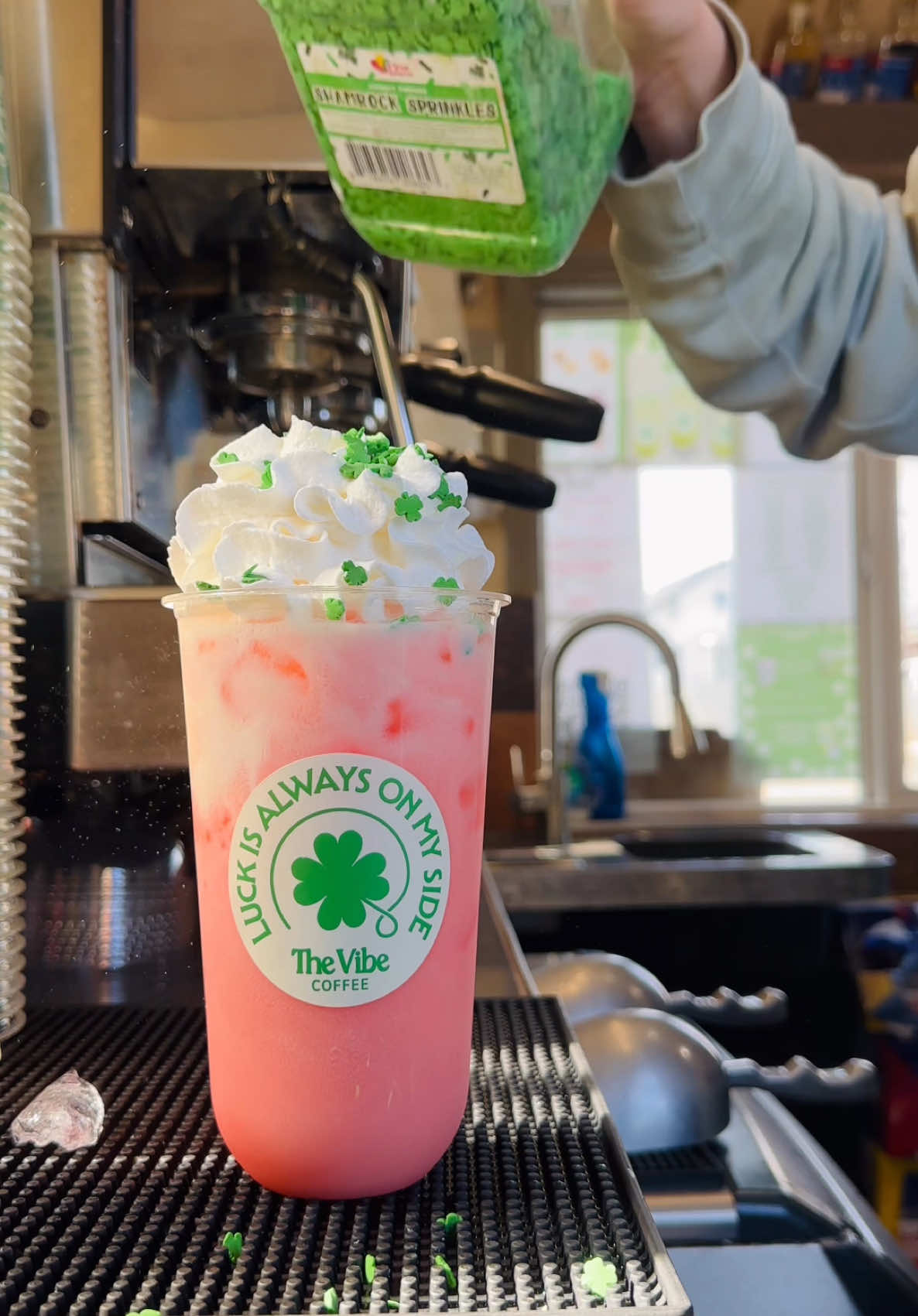 our pot of pink red bull 🫶🏼 strawberry & watermelon with cream 🍓 can also be made as a @Lotus Plant Power or italian soda!  #drinks #redbull #energydrink 