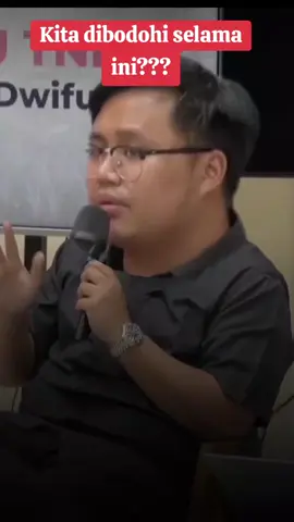 Pengadilan militer ibarat jeruk makan jeruk...apakah kita sebagai masyrakat indonesia  yang sudah mulai pintar serta terkenal kritis masih mau dibodoh-bodohi?? #jerukmakanjeruk #pengadilanmiliter #impunitas #tni #masyarakat #masyarakatindonesia #netizen #netizenindonesia #peradilankeluarga #militer #pengadilan #militertundukperadilanumum 