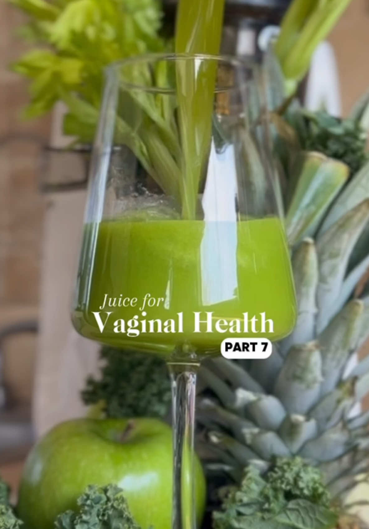 Vaginal Health Juice Part 7 💚 🥬 🍍 #ovulation #wellness #womenshealth #pineapple #greenjuice #juicingtutorials 