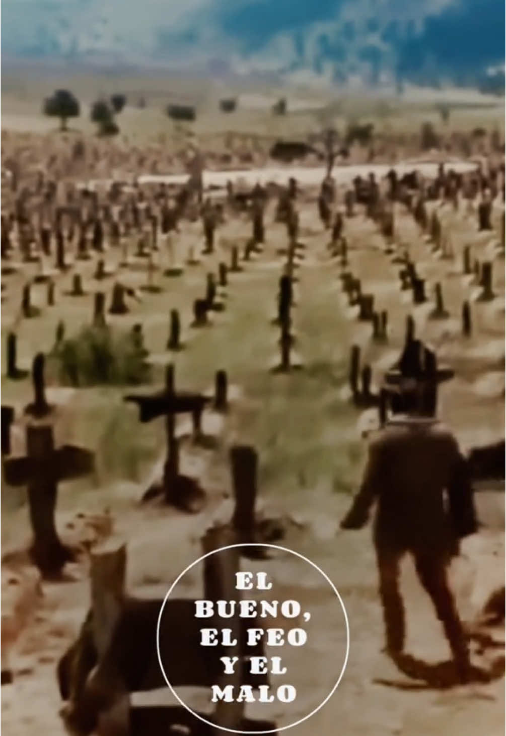 🎥🔥 EL BUENO, EL MALO Y EL FEO: EL DUELO DEFINITIVO 🔥🎥 Tres hombres. Un tesoro enterrado. Un duelo para la historia. 🤠 El Bueno (Clint Eastwood) – Un pistolero con su propio código. 😈 El Malo (Lee Van Cleef) – Un asesino despiadado. 😂 El Feo (Eli Wallach) – Un bandido sin suerte pero con mucha astucia. 💰 Un cementerio lleno de tumbas… 🔥 Una guerra de fondo… 🔫 Y una sola bala que decidirá el destino. 🎶 “El Éxtasis del Oro” suena, las miradas se cruzan… y el Oeste encuentra a su último hombre en pie. 👀 ¿Quién es tu favorito? #ElBuenoElMaloYElFeo #ClintEastwood #WesternÉpico #SpaghettiWestern #DuelosLegendarios #LeyendaDelOeste #Recuerdos 