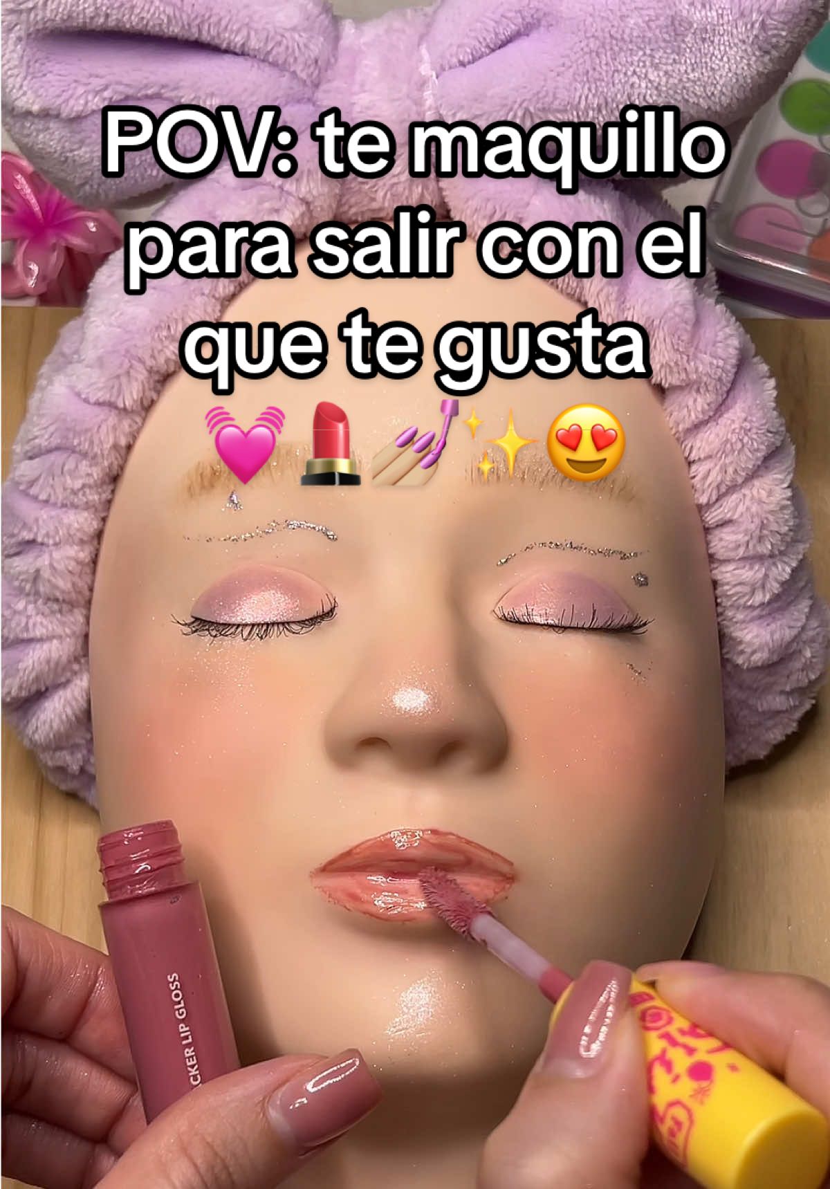POV: doing ur makeup to go out with fyne shyt 😏 💓💄✨ #asmr #asmrtiktoks #asmrvideo #asmrsounds #pov #asmrpov #makeup #maquillaje #viraltiktok #parati #fypシ #paratiiiiiiiiiiiiiiiiiiiiiiiiiiiiiii #asmrtiktok 