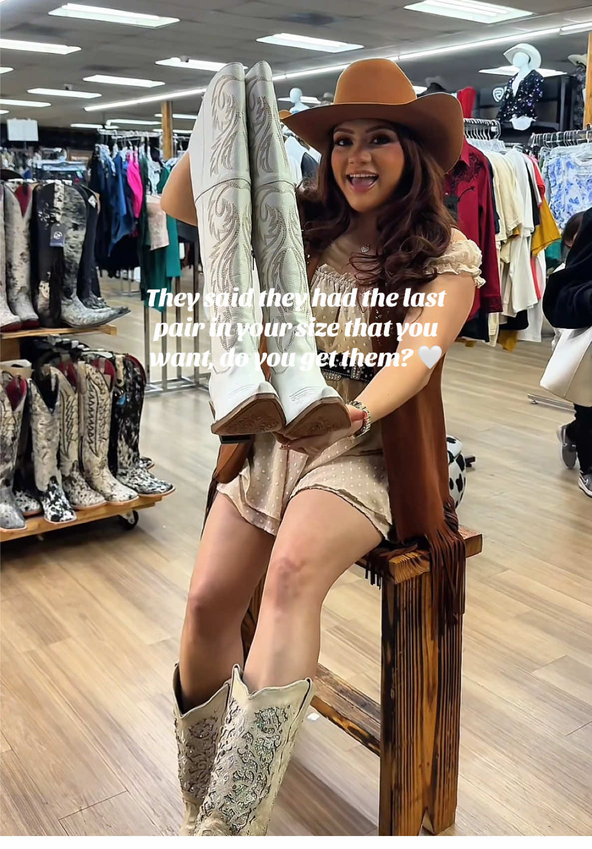 I said YES to the boots 🤍 @Rock'em  #houston #latinas #rockemboots #rockem #parati #foryoupage #fypシ゚viral #fypシ #fypp #cowgirlboots #cowgirl 