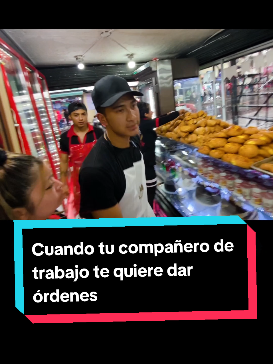 Cuando tu compañero de trabajo te quiere dar órdenes #ismaelsanchez #kick #Viral #video #humor #contenido #memestiktok #paratiiiiiiiiiiiiiiiiiiiiiiiiiiiiiii #risas #yo #youtubeshorts #short #ecuador #panaderia #panadero  #pan #trabajo #comida #jefe #empleado #clientes #fail #compañero