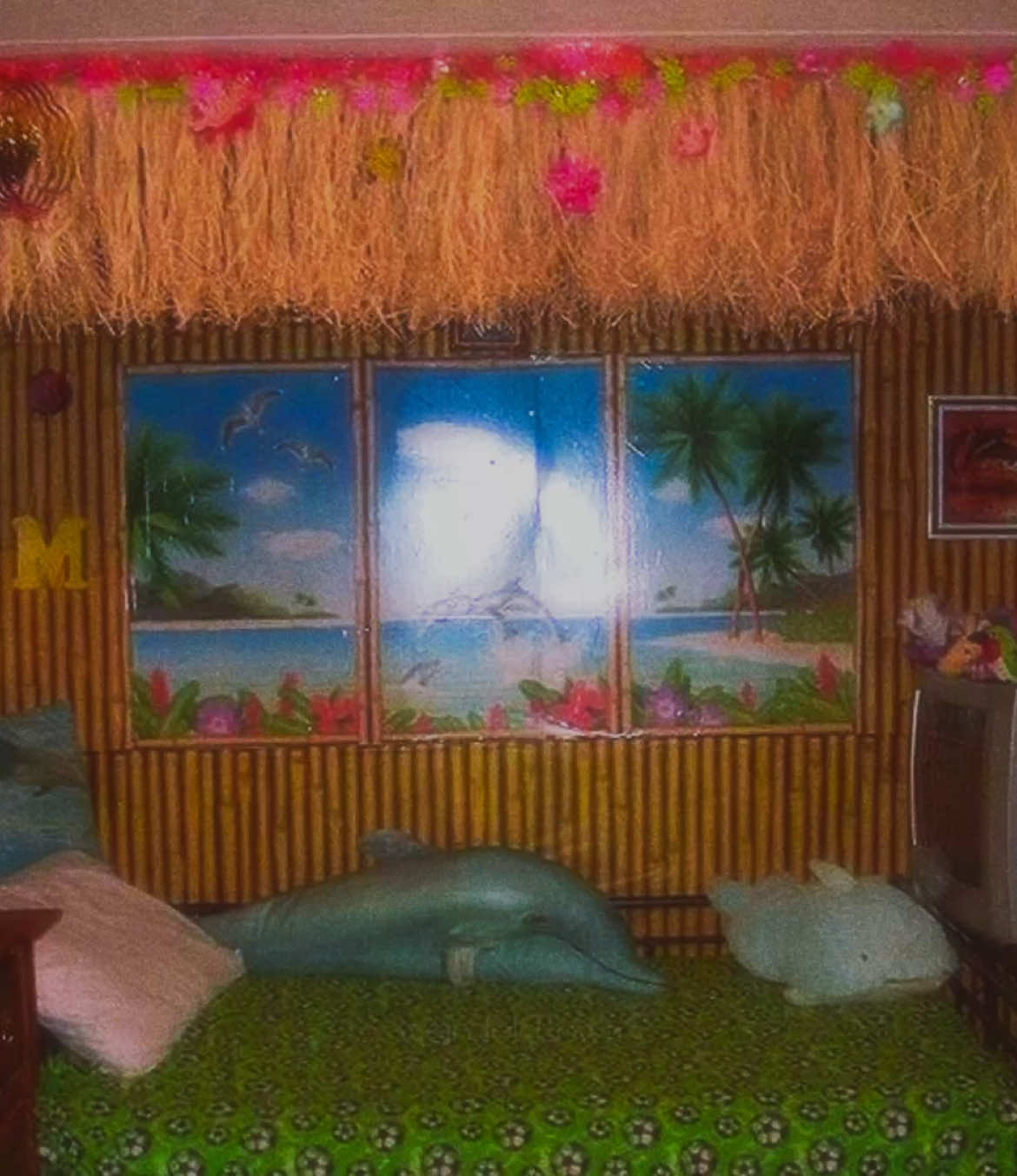 what’s this vibe called? #tropical #tropicalvibes #2000s #2000snostalgia #nostalgia #Summer #island #beachvibes #spongebob #spookyisland #aesthetic #tropicalcore 