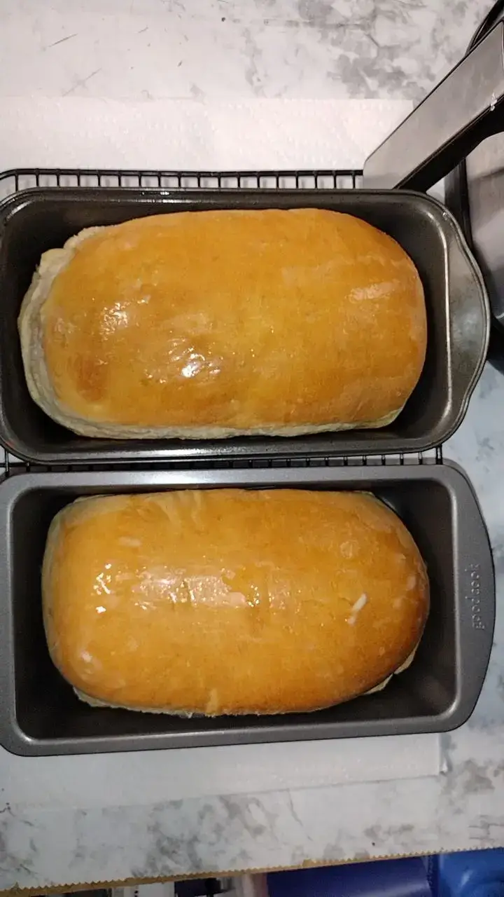 i made bread again! it's so pretty and yummy 😍