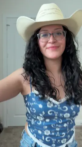 outfit check for the carin leon concert at the houston rodeo 🤠 #houstonrodeo #carinleon #carinleonconcert #concertoutfit #hlsr #rodeooutfits #westernoutfits #tecovas 