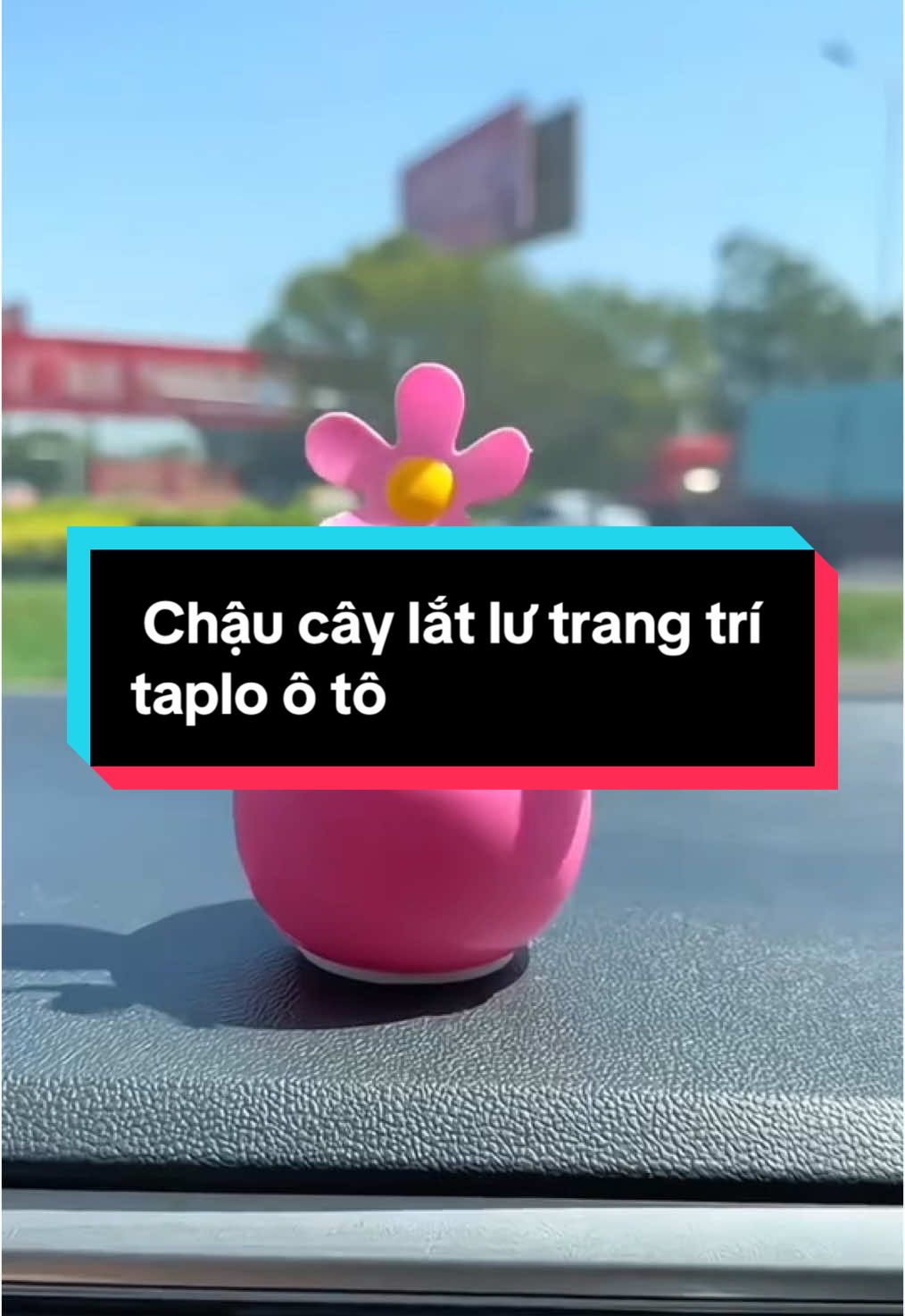 Chậu hoa lắt lư năng lượng ánh sáng trang trí taplo #xe #phukienoto #chamsocoto #decoroto #phukiendochoixehoi #trangtrioto #gautrangtri #xeviet #oto #nuochoaoto #tienichoto #phukienxehoi #xevietstore #mockhoaoto #khanhlientreoxe #dochoioto
