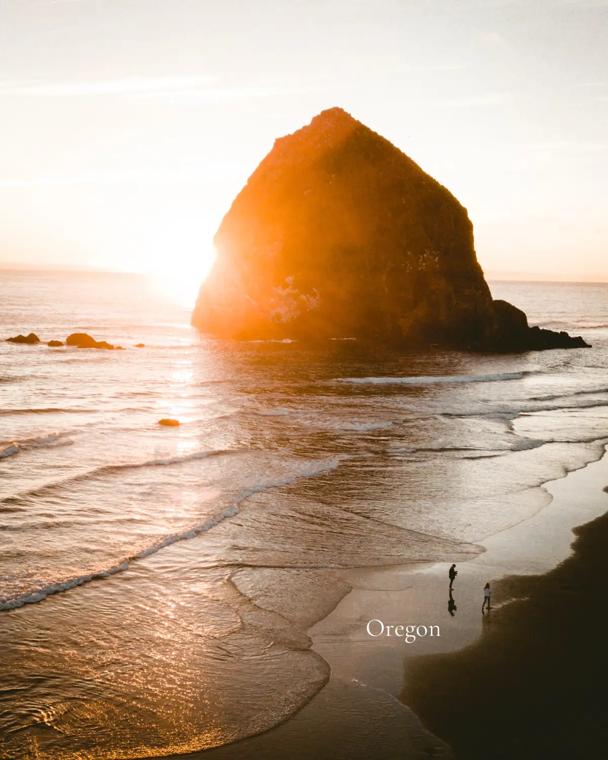 Cannot wait for spring/summer 25’ in Oregon #oregon #pnw #pnwhiking #cannonbeach #mthood #foryoupage #airplanehome #Hiking #sunset #beach #oregoncoast 