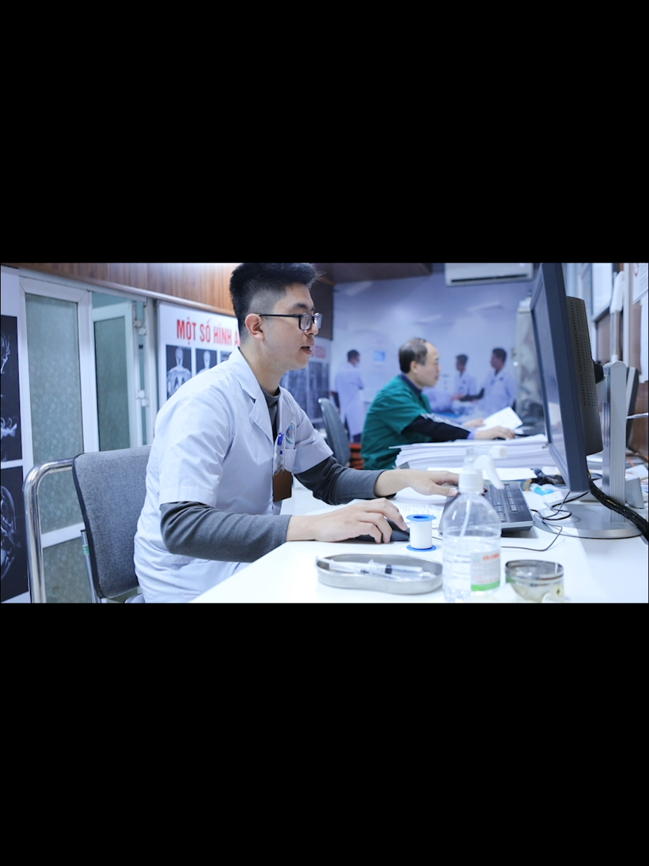 Chụp cộng hưởng từ gan, mật. Hít vào, thở ra, nín thở. Bạn đã từng trải qua cảm giác này chưa?  #ct #mri #suckhoe #suckhoelavang 