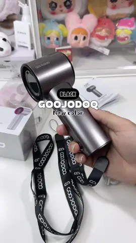 Màu đen mới quạt Goojodoq siu đẹp luôn mng ơi✨ #goojodoq #quatgoojodoq #newcolor #quatcamtaymini #quatcamtay #goojodoqfan #quatmini #muataitiktok #viral #xuhuong #trending #hottrend #fyp #lenxuhuong 
