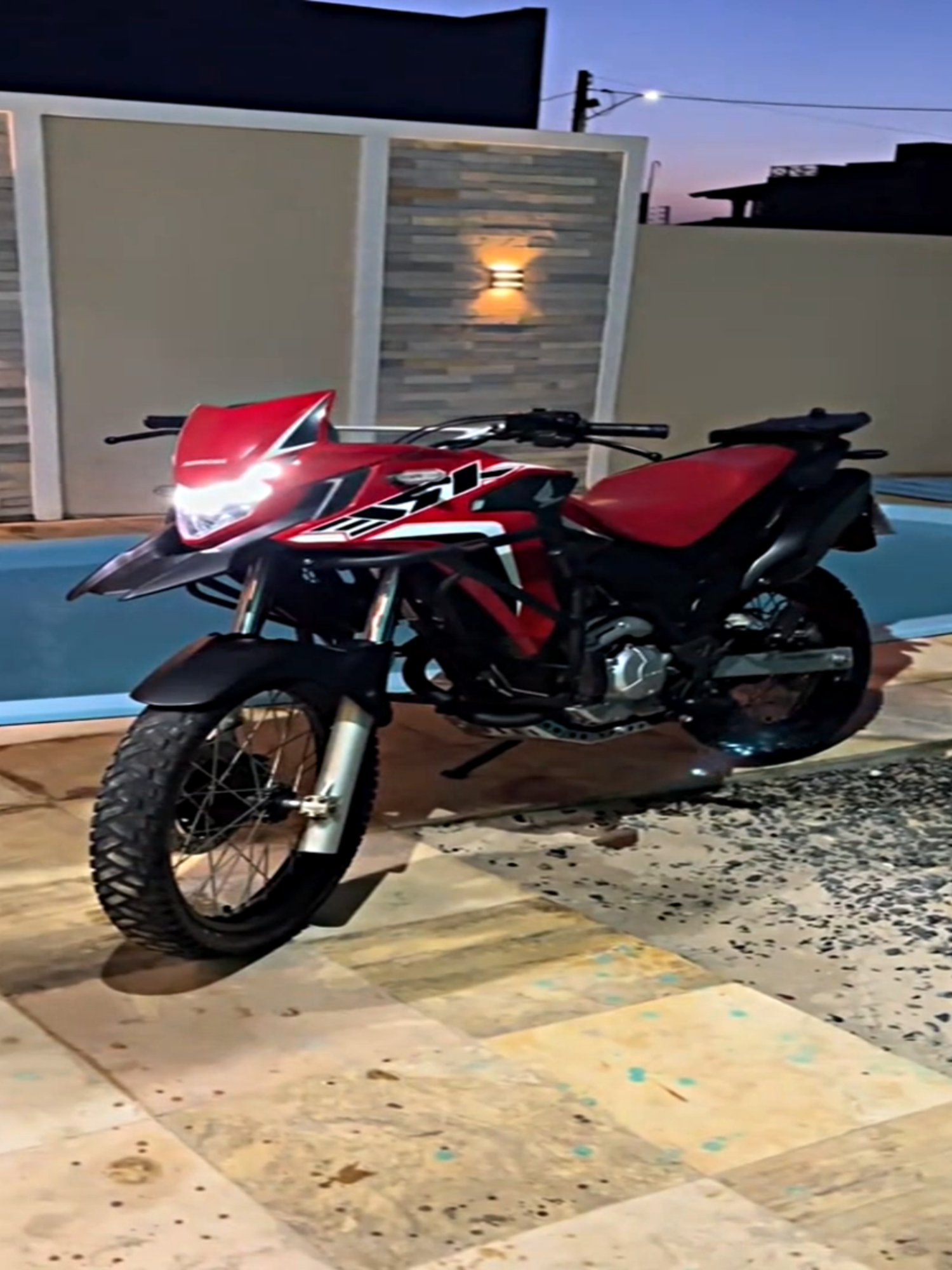 XRE 300 . . . . #hornet #honda #yamaha #edit #xre #xre300 #sahara300 #titan160 #pop100 #pop110