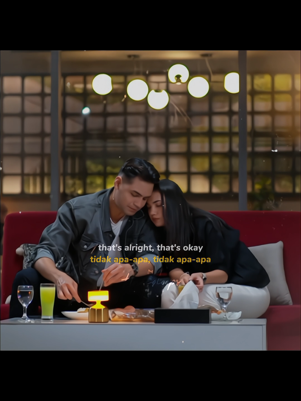 Mengenang moments Arini & Lingga 🤧. Memang terkadang cinta datang pada orang yang tepat, tapi di waktu yang salah. Sejak awal memang Lingga belum menyelesaikan semua urusan dia dengan Aliya & Emil. Berujung Arini yang jadi korban 😌 #haico #haicovanderveken #haicovdv #jonasrivanno #mencintaimusekalilagi #msl 