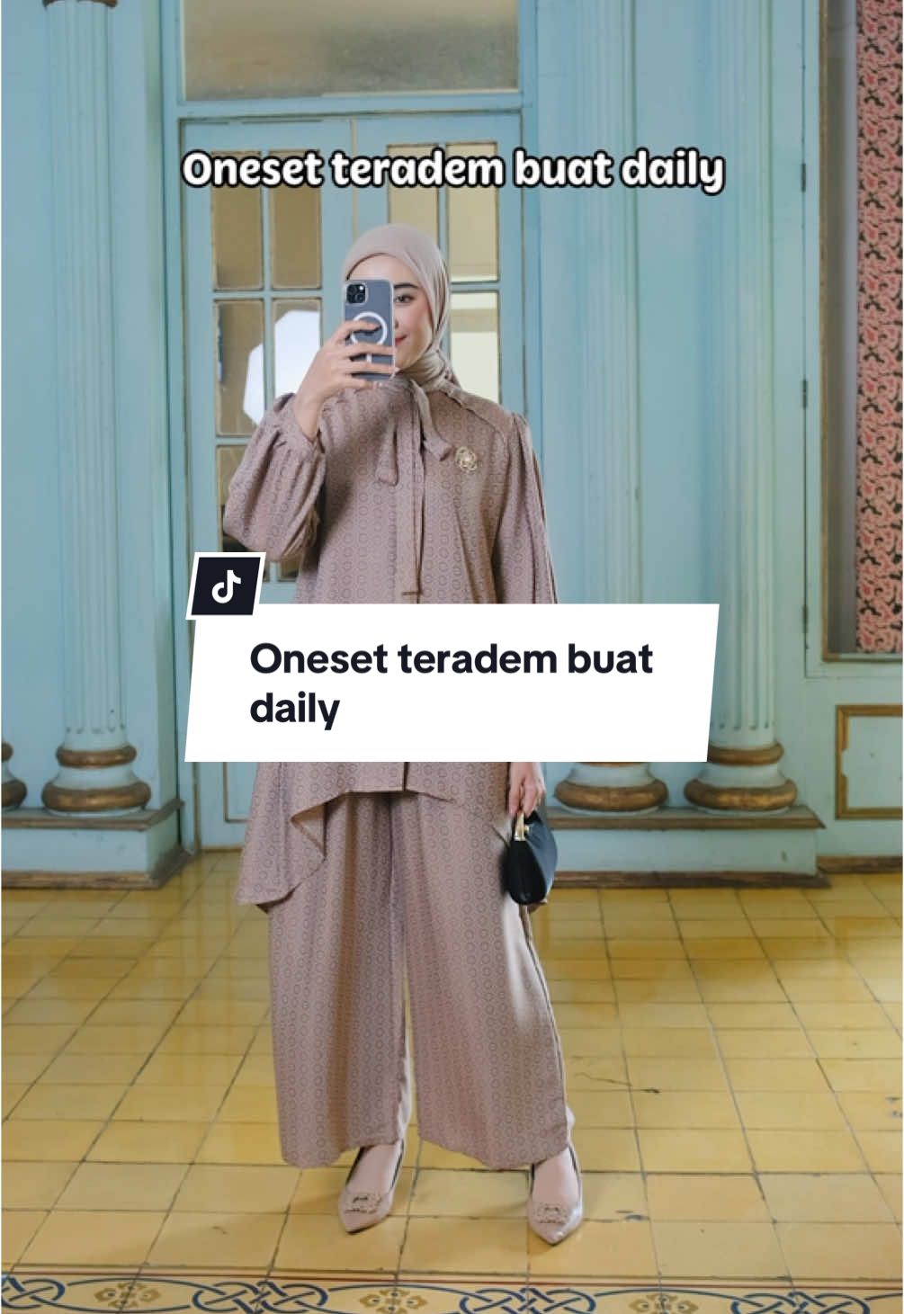 outfit check pake oneset paling nyaman dipake seharian✨ motifnya bikin salfok👀 #promoguncang33 #belilokal #wibgajian #ventedaily #idulfitri2025 #sarimbit2025 