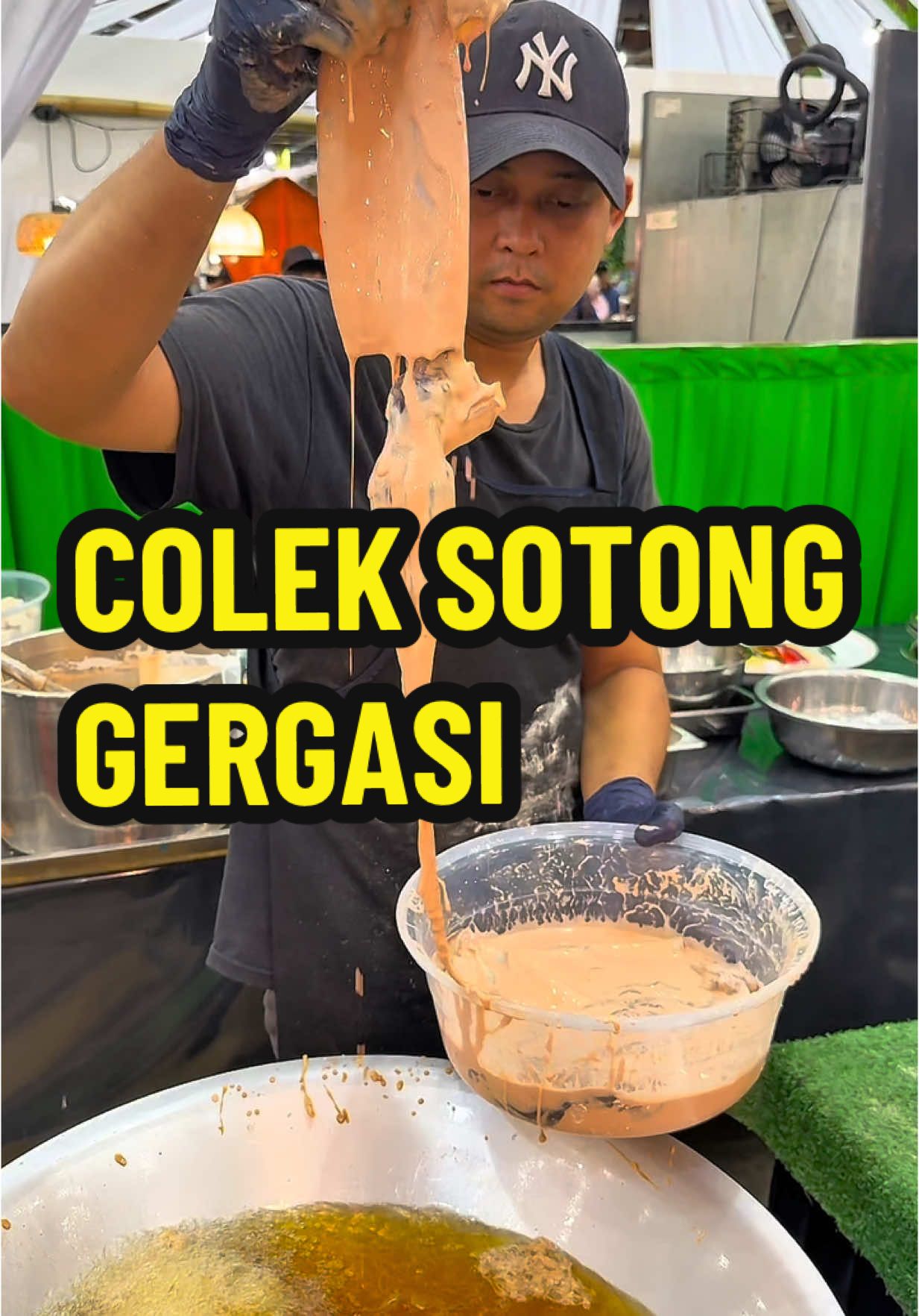 Colek sotong gergasi di Maha Buffet. Isi tebal dan tak liat langsung!🤤 #colek #colekganu #mahabuffet2025 #buffetramadhan #buffetramadhan2025 #buffetramadhanmurah #buffetramadhanviral #fyp #fyppppppppppppppppppppppp 