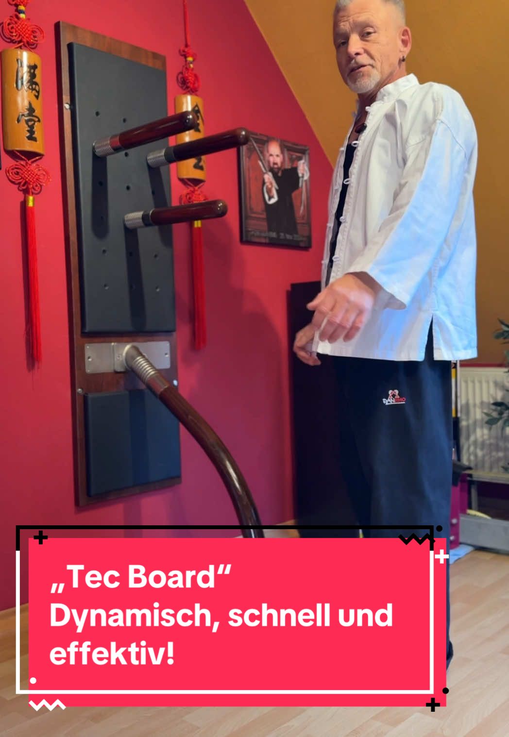 „Tec Board“ Chi Sao (klebende Arme) Impuls Trainingsgerät. Geignet für jeden Level. Vom Einsteiger bis hin zum Praktiker Der aktive Gegendruck fördert Aufnehmen und Umlenken der gegnerischen Kraft. Begünstigt den Aufbau der Wing Chun / Jeet Kune Do spezifischen Muskeln. #wingchun #martialarts #kampfsport 