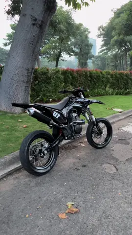 Siap ngabuburit with u😍 #masyuz_ #crfsupermoto #s2mdecal #harvymx 