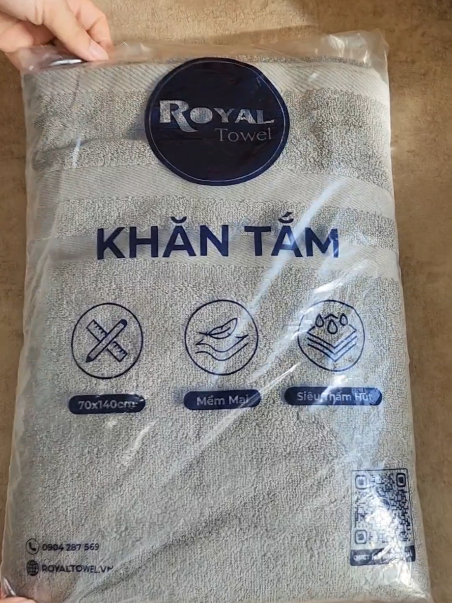 Khăn Tắm ROYAL Nè Mấy Bà #lyzuki #thoitrang #review #khantam #khantamcotton #khantamroyal #khantamcaocap #khantamsoitre 