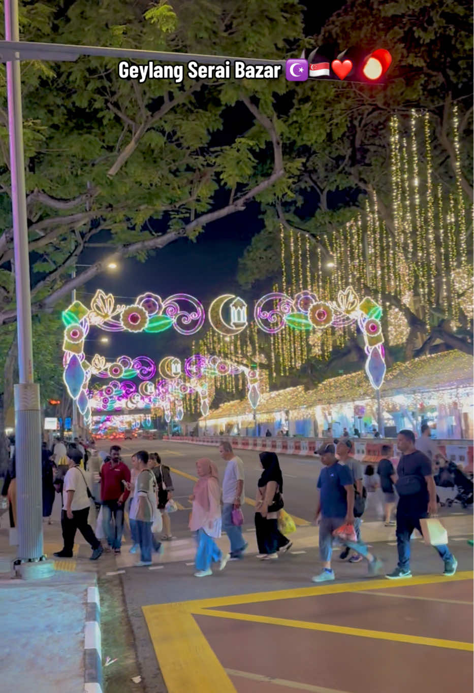 The most beautiful place in Singapore during Ramadan is Geylang Serai 🫶🫂🇸🇬❤️#Voicepiash #viraltiktok #foryou #unfrezzmyaccount #tranding #singapore #malaysia #dubai #bangladesh #Ramadan 