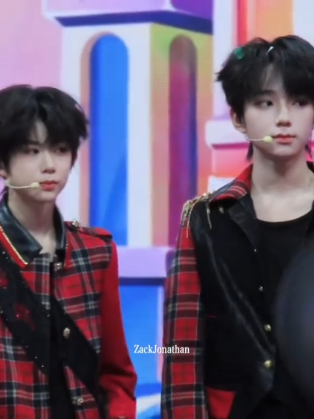 : khúc này các chị gọi tên hai đứa chung nên ngại nè luheng đáng yêu wá😖                                                                                               #trandichhang #chenyiheng #陈奕恒  #vuonglokiet #wanglujie #王橹杰   #kiethang #jieheng #橹恒 #luheng #cp