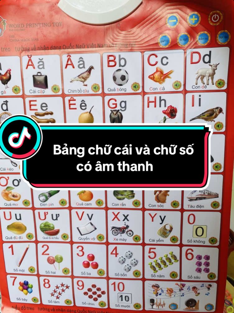 Bảng chữ cái có âm thanh kèm hình ảnh sinh động, rõ nét giúp bé ham học hỏi, tìm tòi khám phá thế giới quan xung quanh và nhận biết được các chữ cái. Mặt sau còn có bảng cửu chương nên rất tiện lợi cho việc học của con. Mua bảng được kèm thêm bin và móc treo nhé. Cực kỳ tiện luôn ạ.