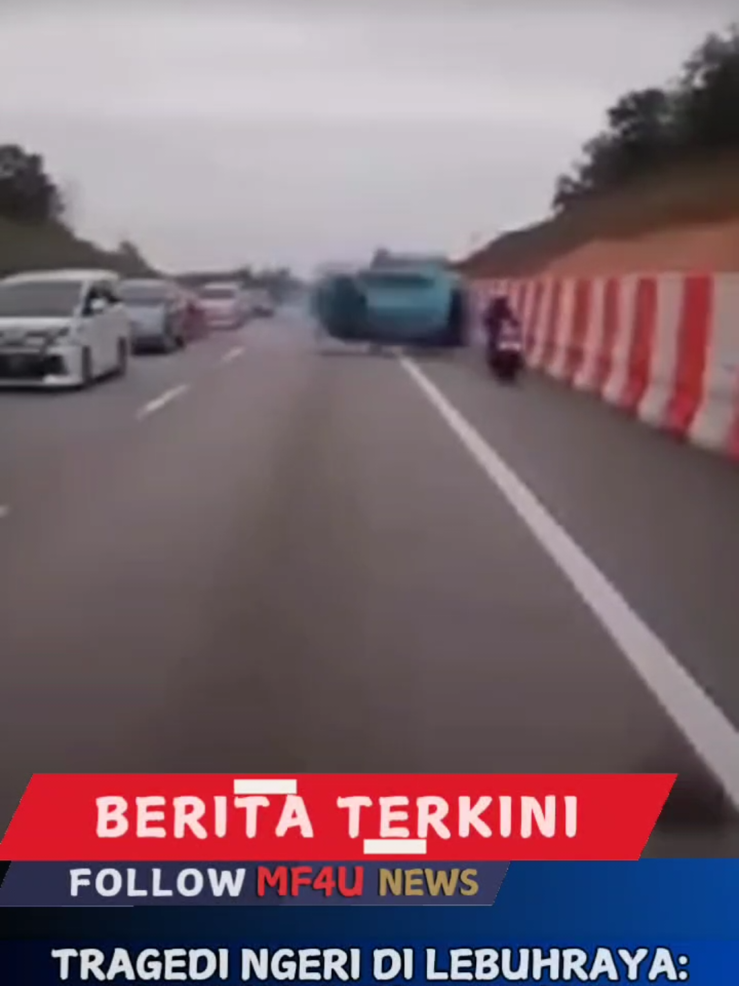 Perodua Axia Terbalik, Wanita Maut, Dua Kanak-Kanak Cedera! #mf4unews  Mac 2025 – Sebuah Perodua Axia terbalik dalam kemalangan ngeri di KM 39.9 Lebuhraya Utara-Selatan menghala selatan, sekitar jam 6.05 petang semalam. Pemandu wanita disahkan meninggal dunia di tempat kejadian, manakala dua kanak-kanak yang bersamanya mengalami kecederaan dan dihantar ke hospital. Rakaman dashcam menunjukkan kenderaan itu hilang kawalan sebelum berpusing dan terbalik di tengah lebuh raya. Pihak berkuasa masih menyiasat punca kejadian dan meminta saksi tampil membantu siasatan. #KemalanganMaut #AxiaTerbalik #InfoSemasa #LebuhRayaUtaraSelatan  #OnzViral #mf4unews  Sumber: Orang Awam