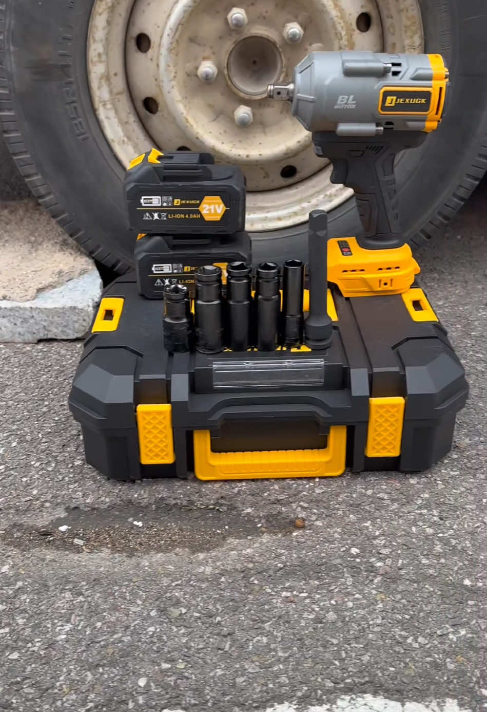 1100N Impact Wrench , 2 x 4.0A Batteries & a Handy Toolbox for All Your DIY Needs!#hometools #toolkit #fyp #impactwrench #powertools #wrench