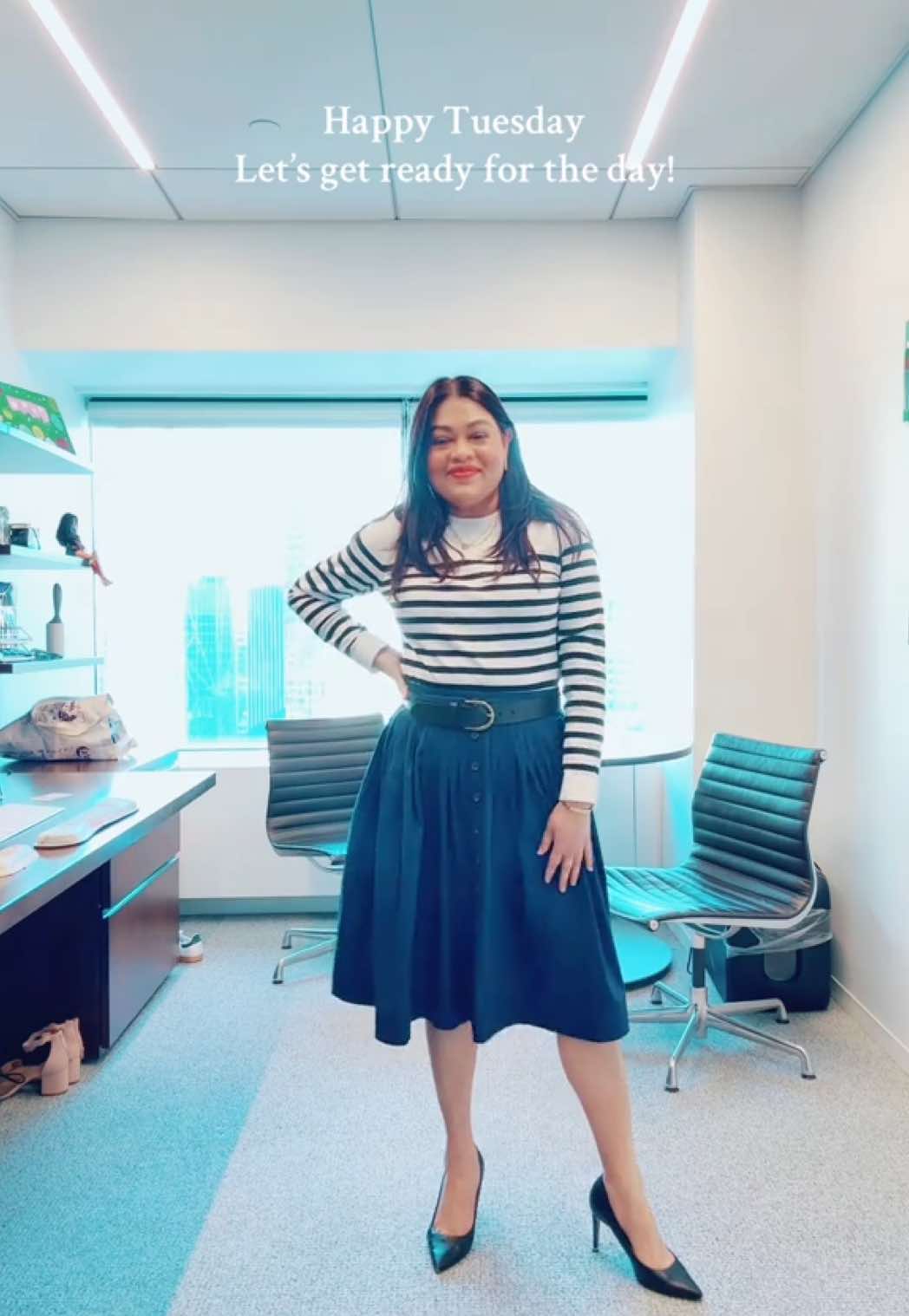 The sun is out! Let’s go to work! #tuesday #happytuesday #corporatelife #workootds #workootdinspo #workfitcheck #fitcheck #corporateootd #corporategirlies #corporategirly #jcrew @J.Crew #stripes 