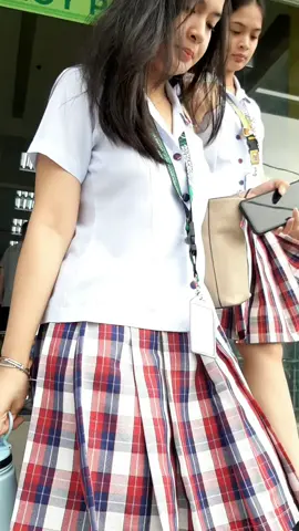 #twinnydannahdarlene #twin #twins #foryoupage #foryou #fyp #student #commuter #bus #twinny #college #collegelife 