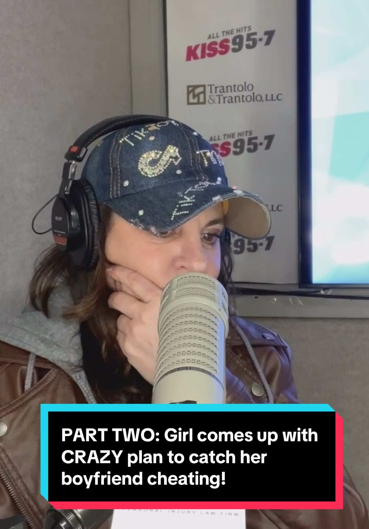 PART TWO: Girl comes up with CRAZY plan to catch her boyfriend cheating! #kiss957 #iheartradio #courtneyandkitm #waroftheroses #cheating #datingadvice #connecticut #singlelife #boyfriend #cheater @iHeartRadio @DjCourtney @walmartjeff @Savannah 
