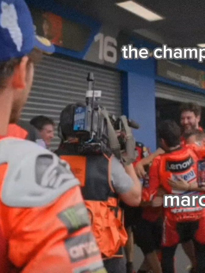 what series are we watching right now #MotoGP2025 #FB63 #MM93 #DucatiTeam #MotoGPThailand marc marquez, pecco bagnaia, ducati corse, motogp, grandprix, championship