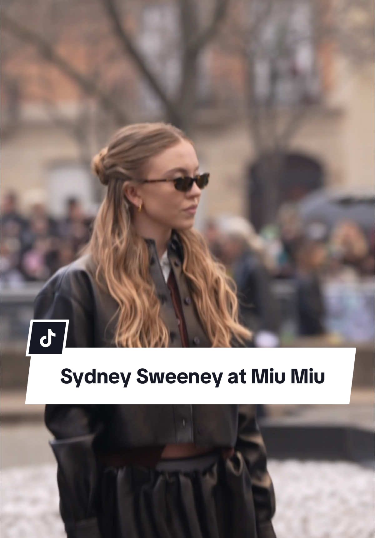 She fine and she coooool #sydneysweeney #miumiu #TikTokFashion #pfw 