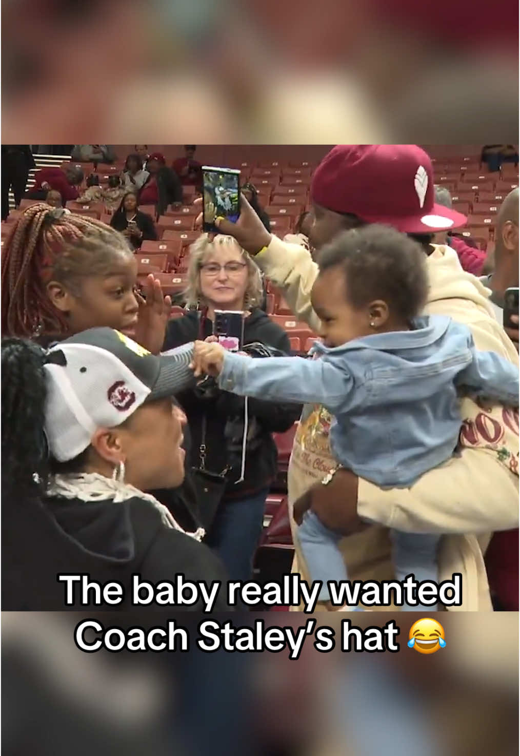 She did not care about the picture one bit 😅 (via JaredParkerTV/X) #baby #dawnstaley #southcarolina #wbb 