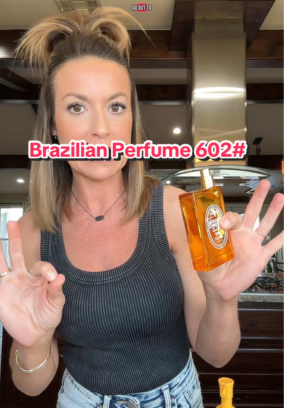This smells like sweet summer time! 🏝️☀️ #viralperfume #sttes #brazilianperfume #TikTokShop #ttslevelup #ttsdelightnow #springtok #tiktokshopspringglowup #viralvideo 