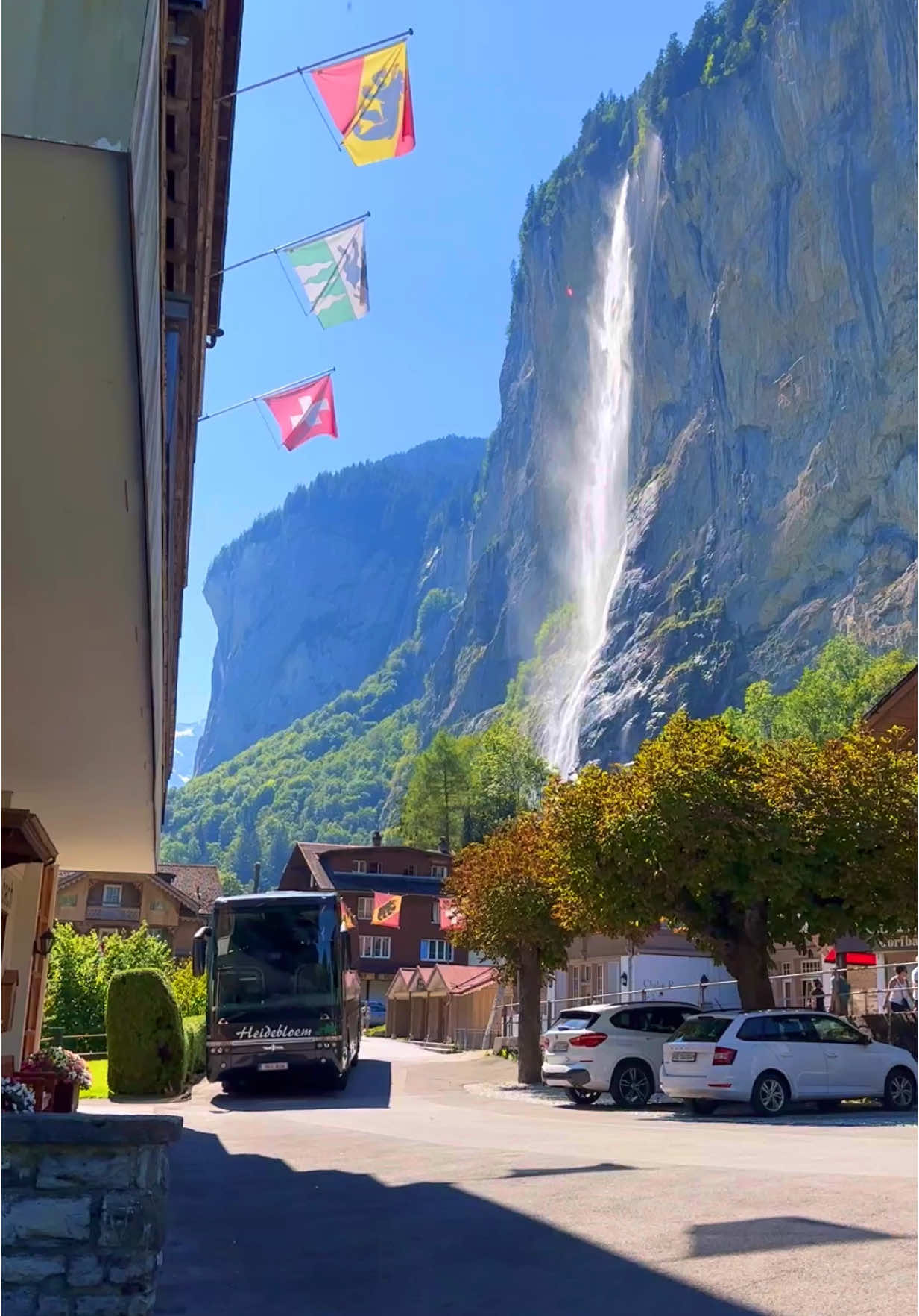 Switzerland in sommer☀️🇨🇭#switzerland #swissroads #switzerlandnature #roadtrip #swissbeautiful #sisiswiss #swiss 