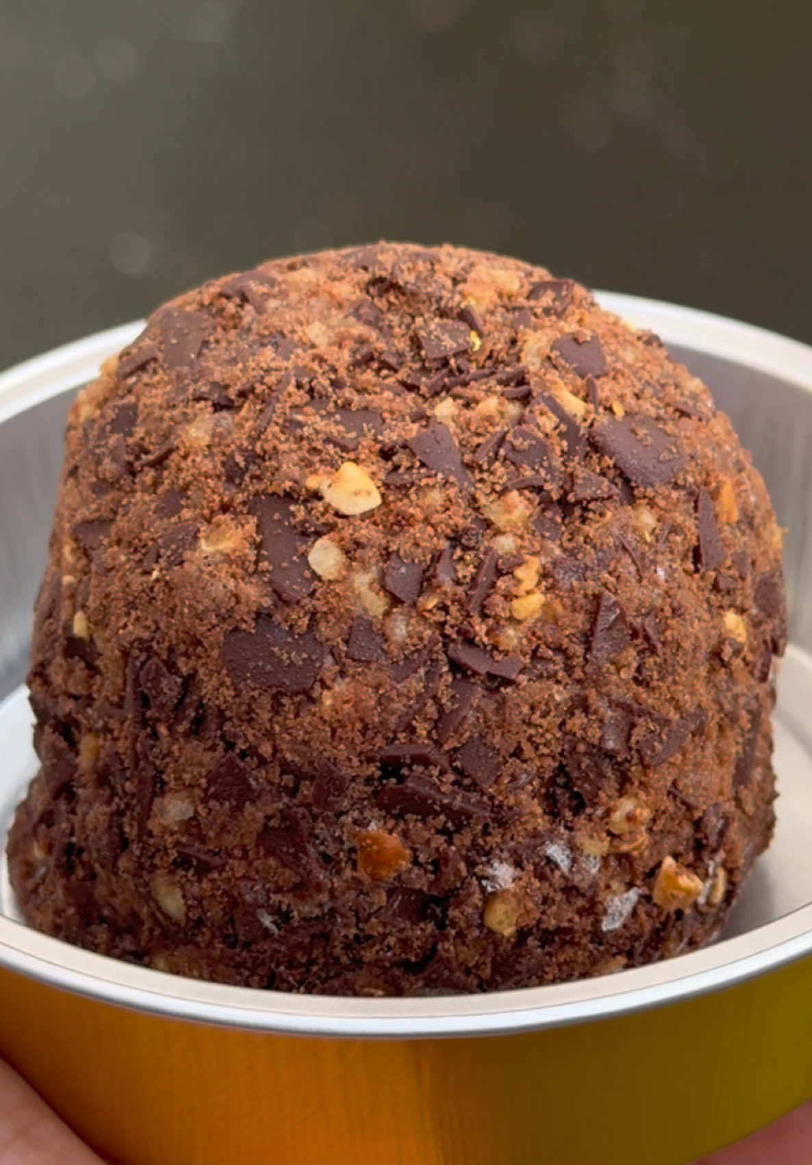 MEGA FERRERO ROCHER BALL DESSERTS IN LEICESTER! @beyondddesserts  #desserts #leicester #ferrerorocher #milkcake #dubaichocolate #pistachiokunafa #halalmunchies #halal #thatisamunch #Foodie #trending #foodreview #Ramadan #iftar #islam #taraweeh #desserttime 