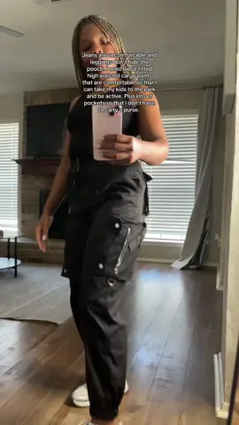 Moms if you can relate than these pants are made for you. I’m wearing a size small 5’3 145lbs #cargopants #trackpantsforwomen #womenfashion2025 