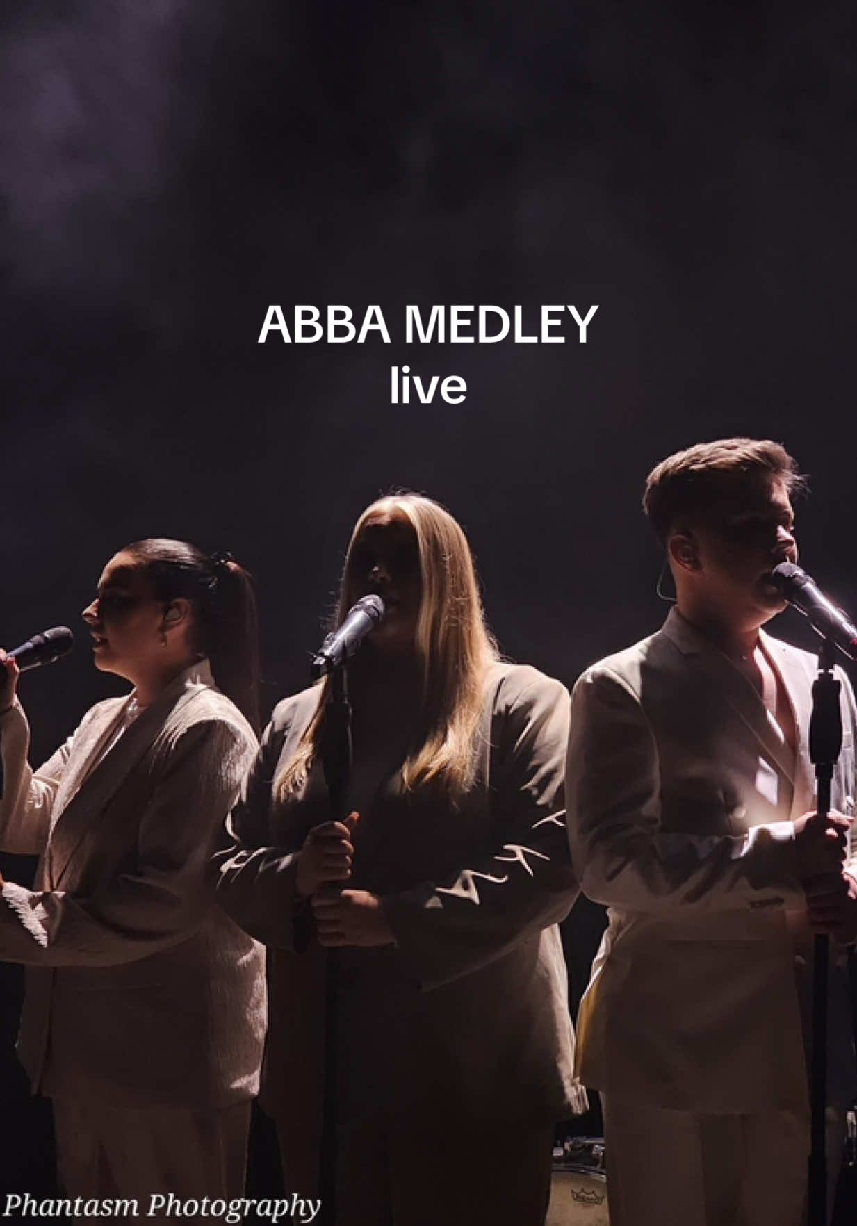 Here it is… our FULL “ABBA Medley” ✨ the most emotional, beautiful songs ever made 🫶🏼🪐🪄 @Joy van Keep @Zorah  #fy #foryou #blowthisup #viral #voorjou #ABBA #medley #singing #singers #harmonies #harmony #cover #theatre #show 