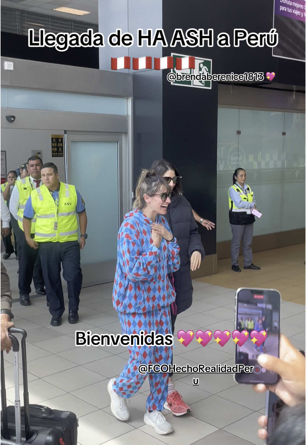 Bienvenidas niñas! 🇵🇪💖@FCO Hecho Realidad Peru @Ha*Ash #haashoficial #haash #haashfans #hasshtag #haashville🤠🙏💜 #haashperu #lima #peru #viral #tiktok #supongoquelosabes #supongoquelosabeshaash #impermeable 