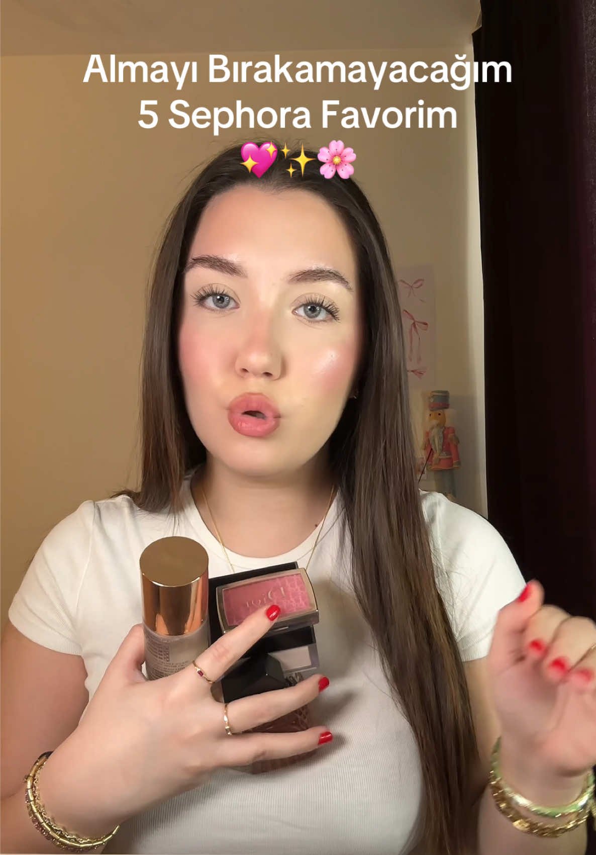 Sephora favorilerimi oldukça sormuştunuz, daha kapsamlı bir video isterseniz onu da çekerim🌸 Yorumlarınızı bekliyorum✨ Yasa gereği *reklam fakat ücretli işbirliği yoktur✨ #öneri #sephorafavorilerim #almayıbırakamayacağım5sephorafavorim 