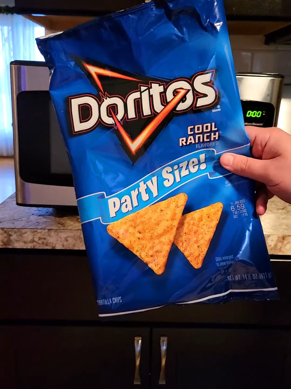 Microwaving A Bag Of Doritos Science Experiment #science #viralvideo #foryoupage #education #trending #fyp #scienceexperiments #foodtiktok #Foodie 