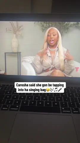 Y’all know she love to sing😂🤣🎶🎵🎤#caresha #careshaplease #yungmiami 