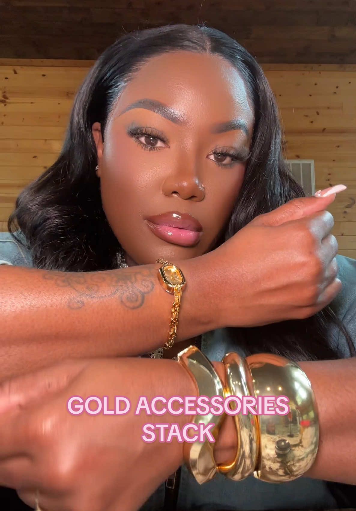 Accessories are a girls best friend! #accessories #springfashion #jewelrytiktok #goldjewelry #goldbracelet #chunkyjewelry #necklacelayering #goldbangles #pearlnecklace #accessoriesforwomen 