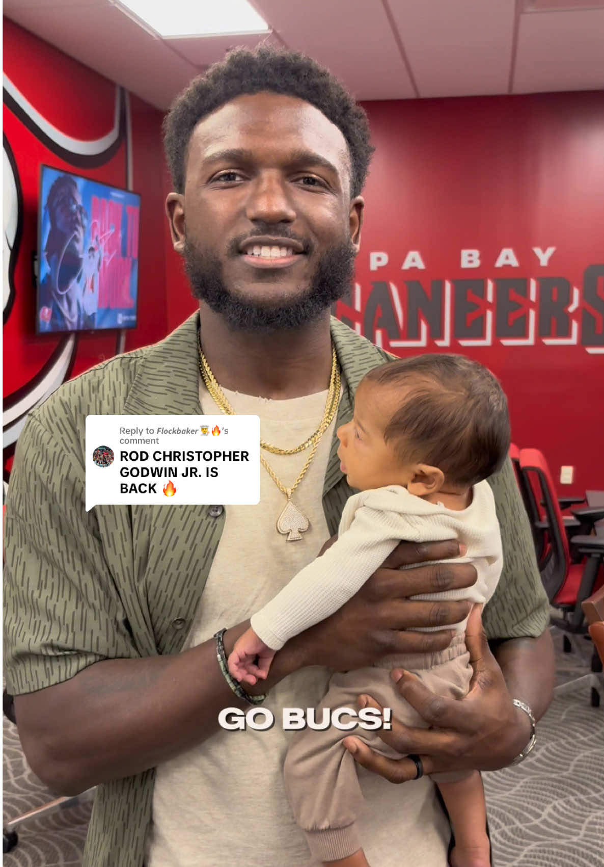 Replying to @𝙁𝙡𝙤𝙘𝙠𝙗𝙖𝙠𝙚𝙧👨‍🍳🔥  In Tampa Bay, we’re all about family ♥️ #chrisgodwin #buccaneers #nfl #family #father #son 