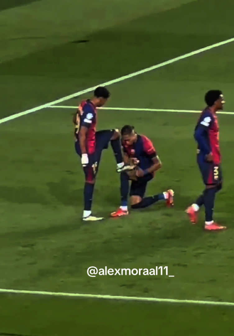 A tus pies, Lamine✨ #barça #BarçaBenfica #paratiiiiiiiiiiiiiiiiiiiiiiiiiiiiiii #parati #lamine #fypシ゚ #gol #viral #fypp #paratiii #barçafans🔵🔴 #viralvideo #raphinha #celebracion #viraltiktok #barçaforever 