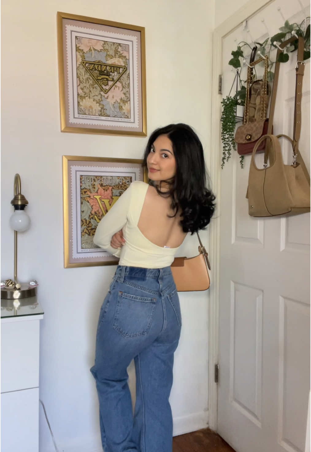 love the spring time 🐝🌼 #springfashion #springoutfit #grwm #getdressedwithme #outfitideas #fypage 