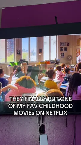 boutta watch it rn #annie #quvenzhanéwallis #fypシ゚viral #childhood #movies #memories 