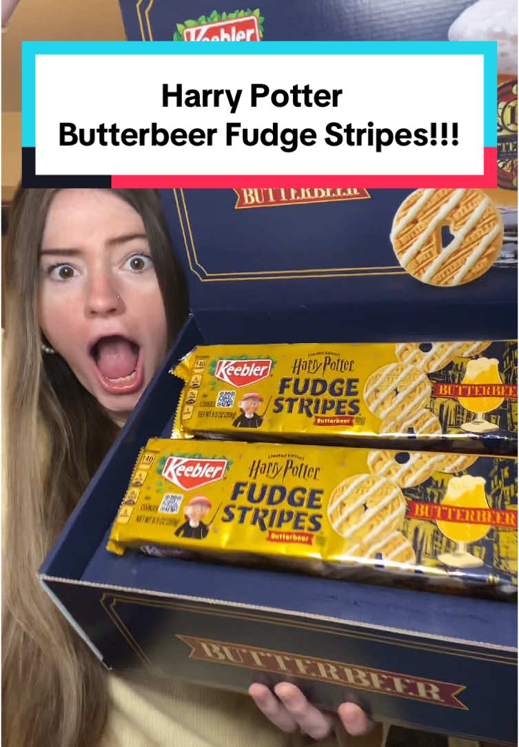 trying the limited edition harry potter butterbeer fudge stripes!!!⚡️ @Keebler @Harry Potter #harrypotter #fudgestripes #keebler #butterbeer #tryingsnacks #candy #review #tastetest #Foodie 