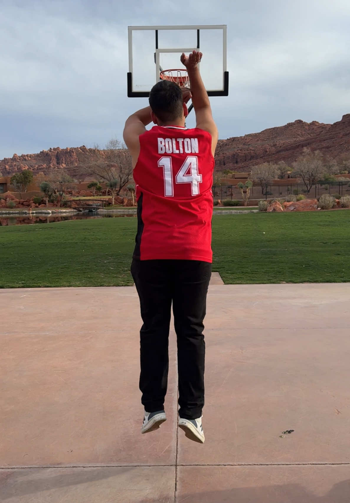 your sign to plan a stay at the @The Inn at Entrada and explore the filming locations of high school musical 2 🎤🏀 #highschoolmusical #lavasprings #innatentrada #disneychannel 