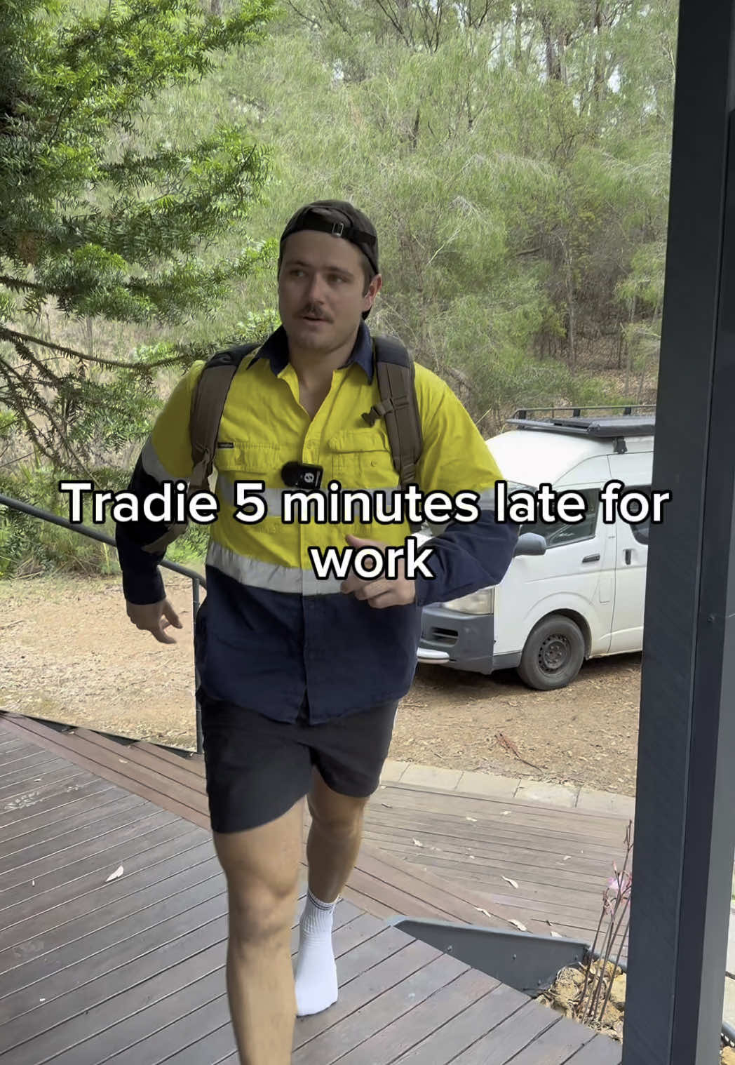 Tag your workmate that’s never on time 🔨🚧 #tradie #construction #chippy #late #bitearlyfortomorrow #tradesman #tradiehumour