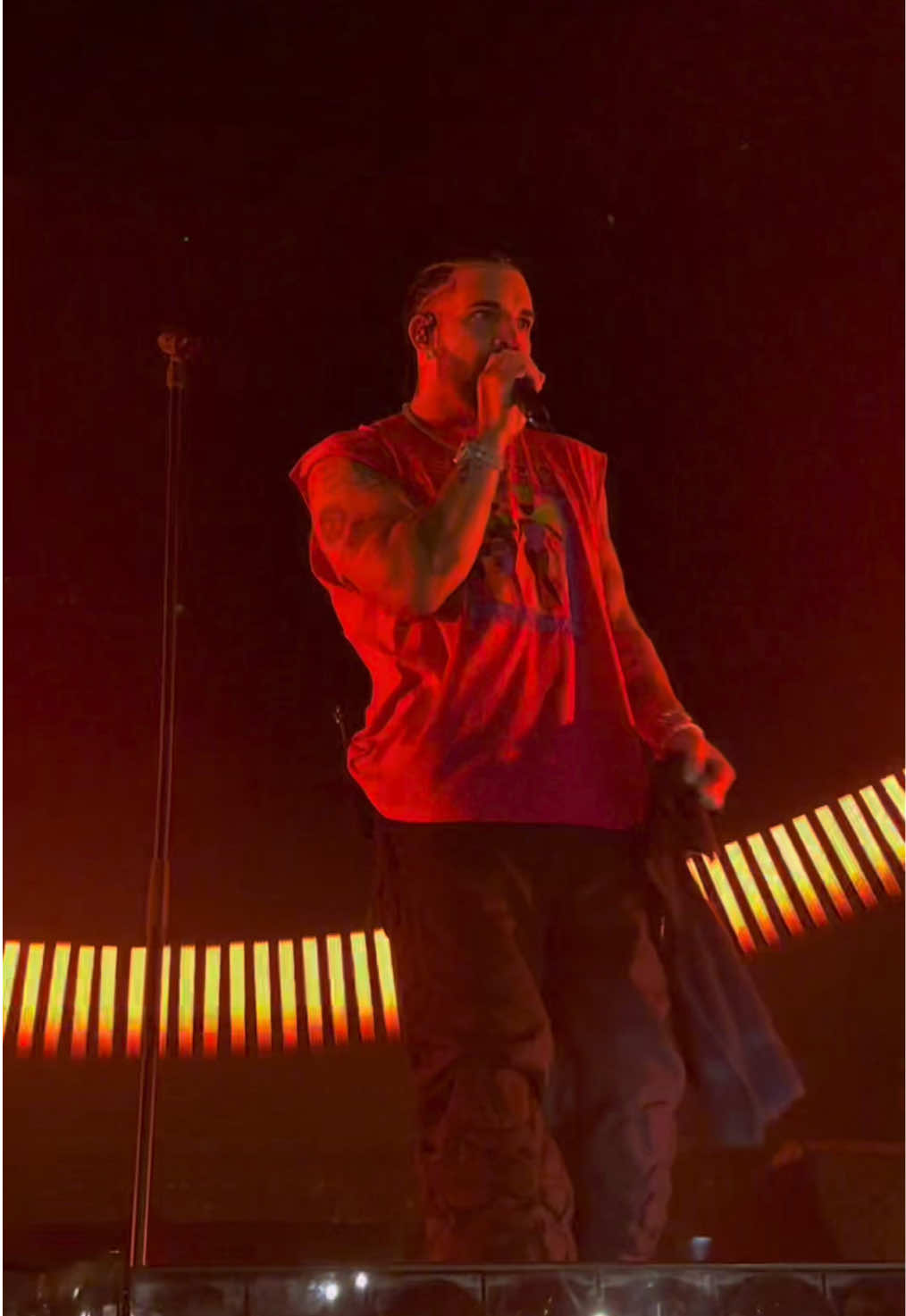 Drake - Redemption #drake #champagnepapi #drizzy #drizzydrake #drakeconcert #drakelyrics 